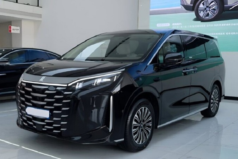 Giá lăn bánh BYD M9 có đáng mua? Phân tích chi tiết chi phí và trang bị 2 Giá lăn bánh BYD M9 có đáng mua? Phân tích chi tiết chi phí và trang bị