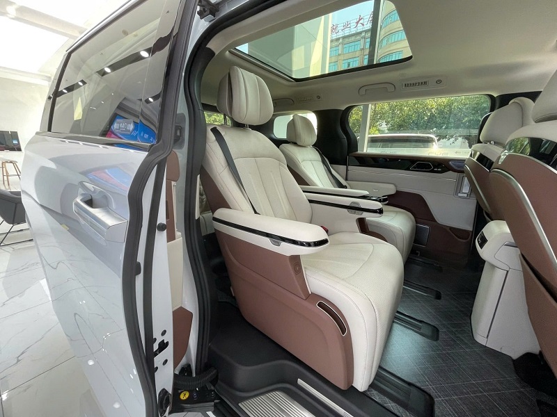 Giá BYD M9 mới nhất 2025 có gì hấp dẫn ở mẫu MPV điện hạng sang 4 byd m9 noi that 2